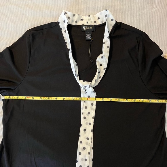 Beautiful Back & Off White Blouse with Tie in Front.  NWOT - Picture 3 of 4